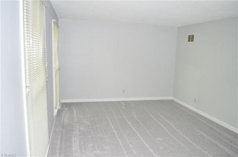 1201 Arrowhead Ct, High Point, NC 27265 photo 2