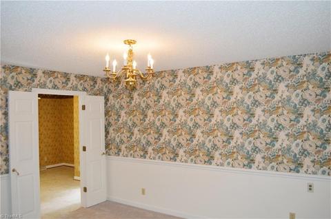 1201 Arrowhead Ct, High Point, NC 27265 photo 3