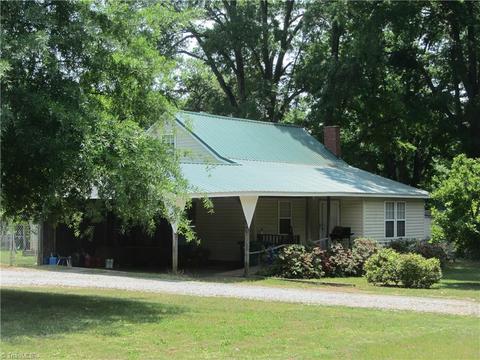 137 Poole Rd, Mayodan, NC 27027 photo 2