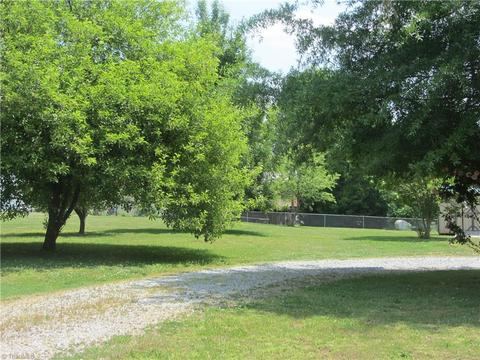 137 Poole Rd, Mayodan, NC 27027 photo 5