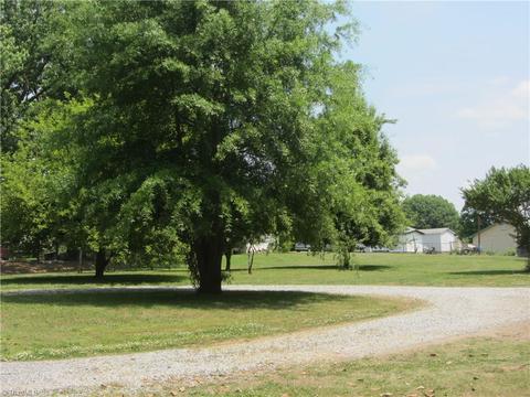 137 Poole Rd, Mayodan, NC 27027 photo 6