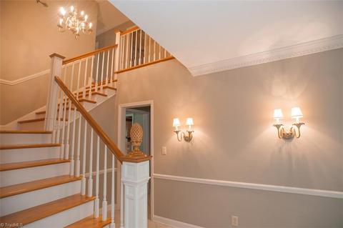 942 Nottingham Rd, High Point, NC 27262 photo 3