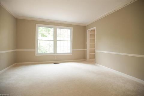 942 Nottingham Rd, High Point, NC 27262 photo 6