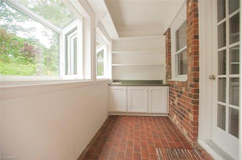 942 Nottingham Rd, High Point, NC 27262 photo 22