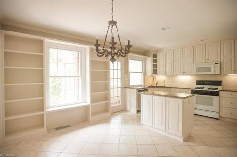 942 Nottingham Rd, High Point, NC 27262 photo 7