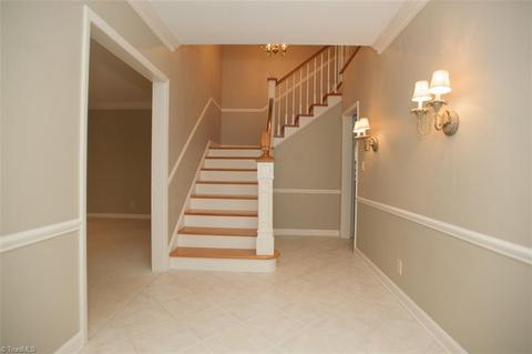 942 Nottingham Rd, High Point, NC 27262 photo 2