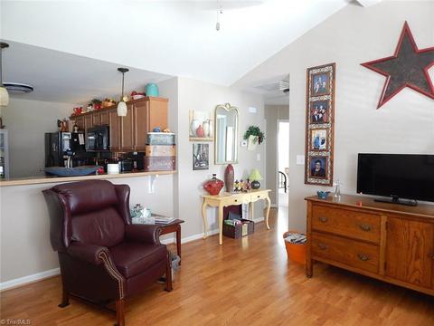 101 Calloway Ct, King, NC 27021 photo 6
