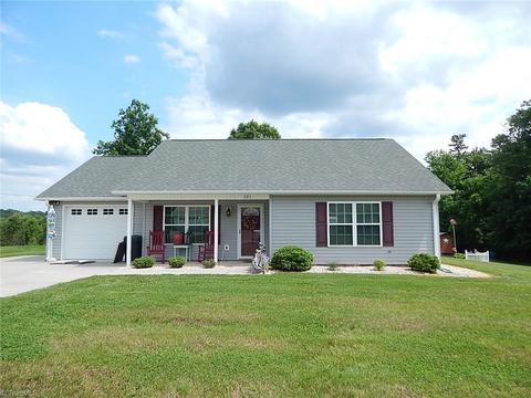 101 Calloway Ct, King, NC 27021 photo 1