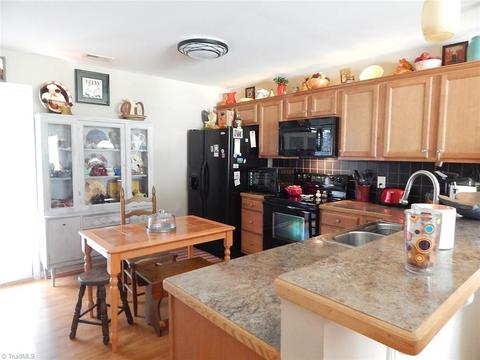 101 Calloway Ct, King, NC 27021 photo 7