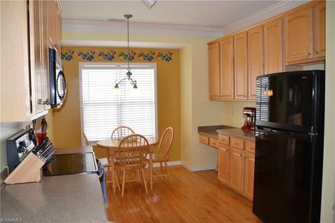 1810 Runner Stone Dr, High Point, NC 27265 photo 9