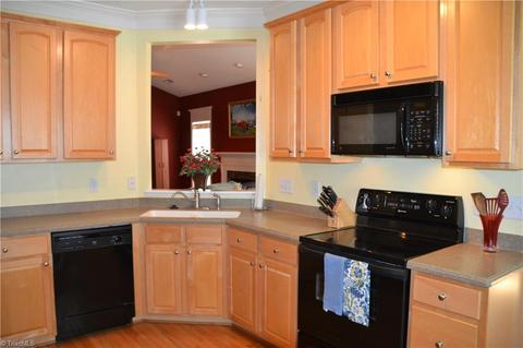 1810 Runner Stone Dr, High Point, NC 27265 photo 7