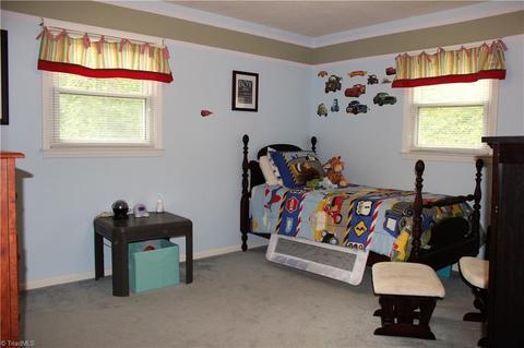 8 Single Tree Ln, Thomasville, NC 27360 photo 11