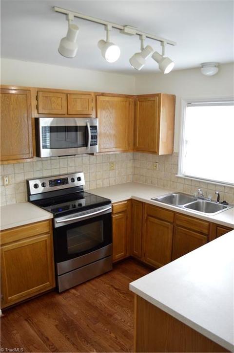 3945 Patsy Dr, Winston Salem, NC 27107 photo 2