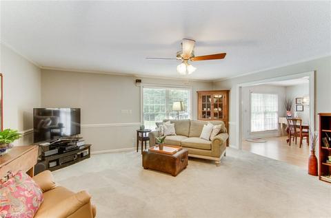 231 Pine Tree Ln, High Point, NC 27265 photo 11