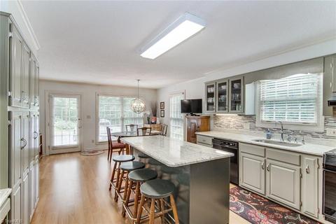 231 Pine Tree Ln, High Point, NC 27265 photo 13