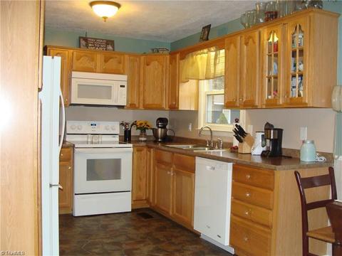 638 Flippin Rd, Lowgap, NC 27024 photo 11