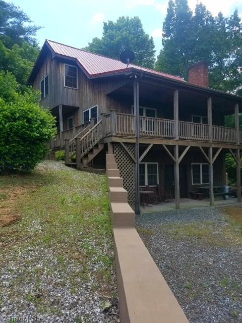 292 Doe Run, Purlear, NC 28665 photo 1