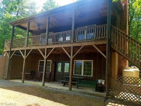 292 Doe Run, Purlear, NC 28665 photo 4