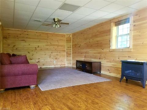 292 Doe Run, Purlear, NC 28665 photo 23
