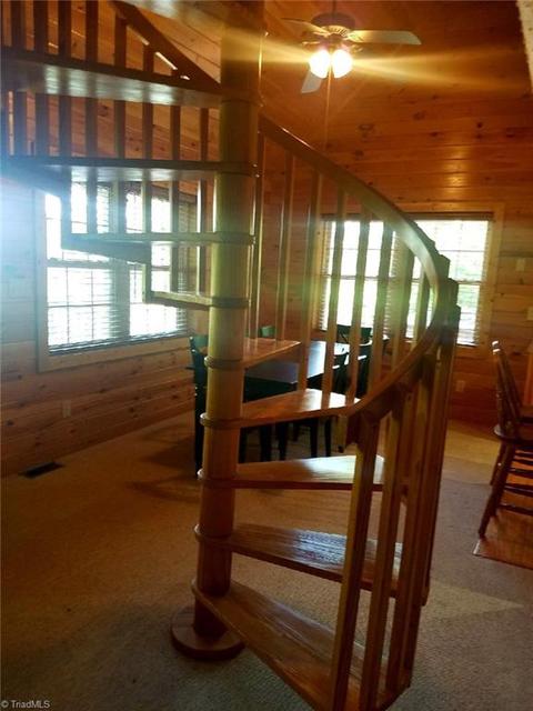 292 Doe Run, Purlear, NC 28665 photo 14
