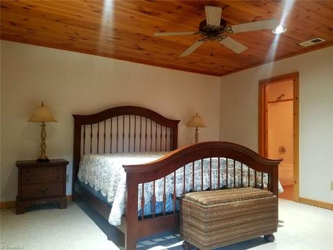 292 Doe Run, Purlear, NC 28665 photo 15