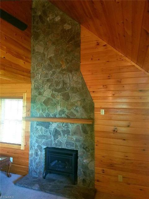 292 Doe Run, Purlear, NC 28665 photo 10