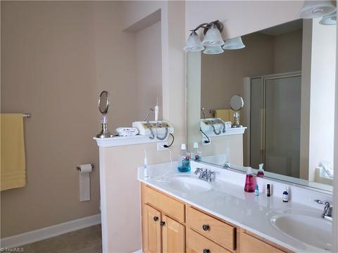4541 Treebark Ln, High Point, NC 27265 photo 9