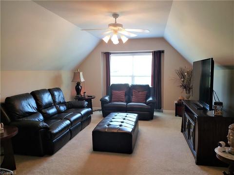 4541 Treebark Ln, High Point, NC 27265 photo 13