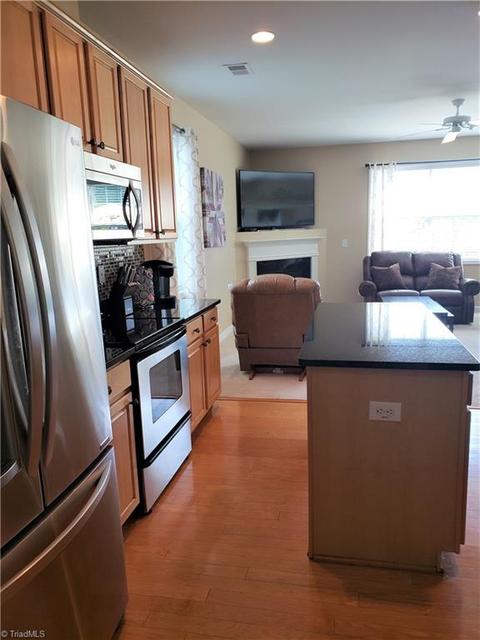 4541 Treebark Ln, High Point, NC 27265 photo 4