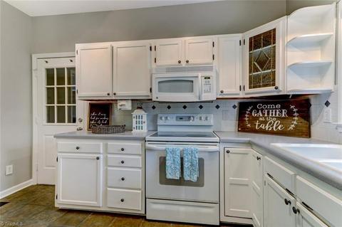3704 Sutton Way, High Point, NC 27265 photo 8