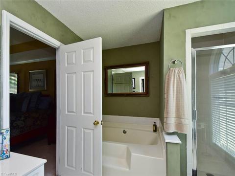 3003 Pinnacle Ct, High Point, NC 27265 photo 14