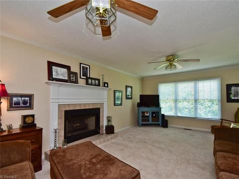 3003 Pinnacle Ct, High Point, NC 27265 photo 2