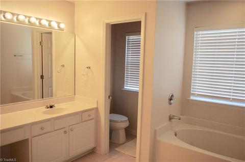 1440 Cantwell Ct, High Point, NC 27265 photo 9