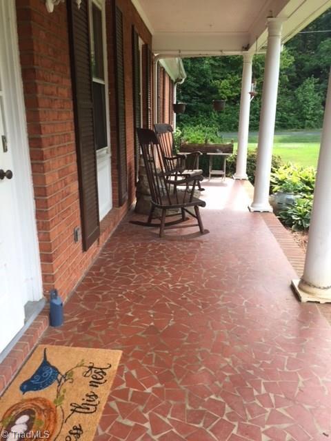 203 Overlook Dr, Advance, NC 27006 photo 2