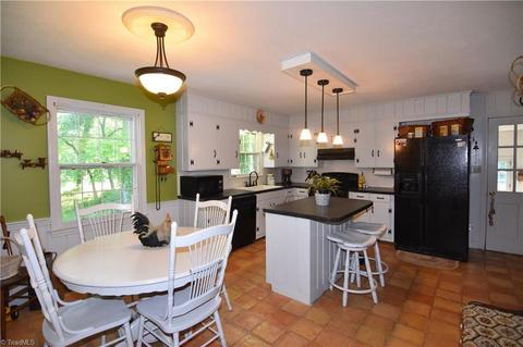 203 Overlook Dr, Advance, NC 27006 photo 7