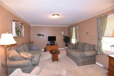 203 Overlook Dr, Advance, NC 27006 photo 4
