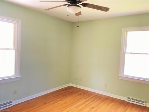 2718 Janice Dr, High Point, NC 27263 photo 7