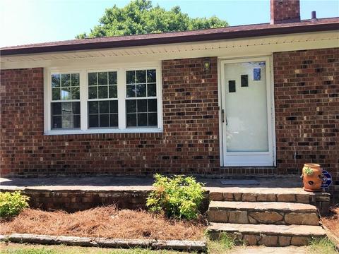 2718 Janice Dr, High Point, NC 27263 photo 3