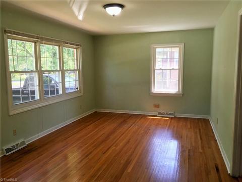 2718 Janice Dr, High Point, NC 27263 photo 5