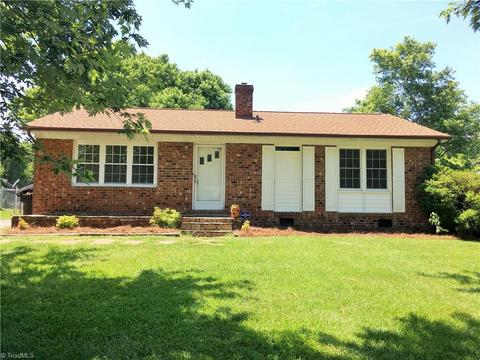 2718 Janice Dr, High Point, NC 27263 photo 1