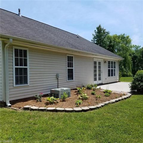 3855 Range Crest Ct, High Point, NC 27265 photo 2