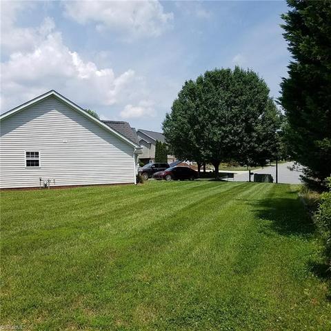 3855 Range Crest Ct, High Point, NC 27265 photo 4