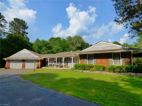 2015 Harper Rd, Clemmons, NC 27012 photo 2
