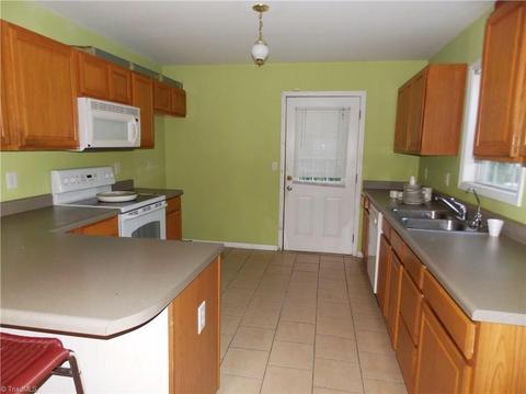1310 Unity St, Thomasville, NC 27360 photo 4