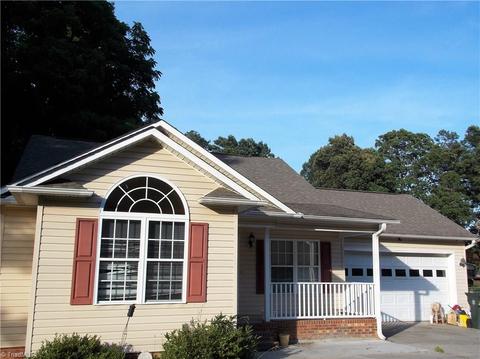 1310 Unity St, Thomasville, NC 27360 photo 2