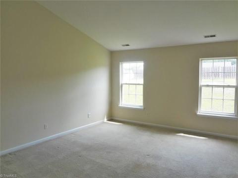 2126 Cliffvale Dr, High Point, NC 27262 photo 15