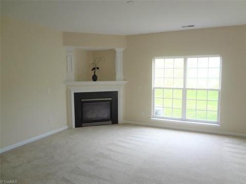 2126 Cliffvale Dr, High Point, NC 27262 photo 5