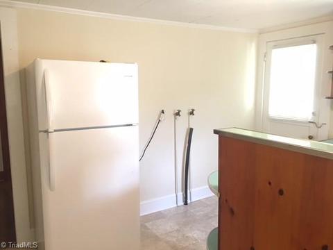 330 Lauten Loop, Madison, NC 27025 photo 6