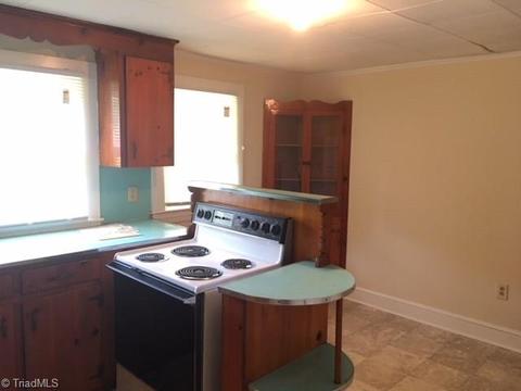 330 Lauten Loop, Madison, NC 27025 photo 4