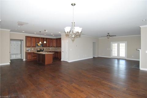 304 Rollingbrook Ct, Clemmons, NC 27012 photo 5
